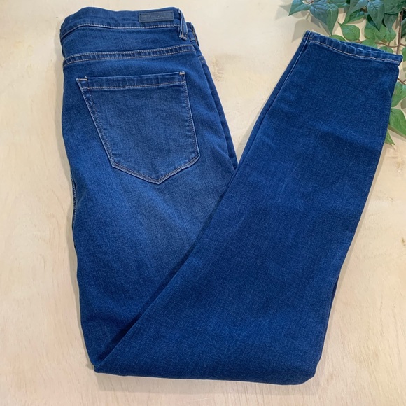 BlankNYC 31 High Rise Skinny Jeans in Bae Wash - Picture 4 of 4